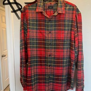 Selling Long sleeve shirt in excellent conditions. It’s a size L